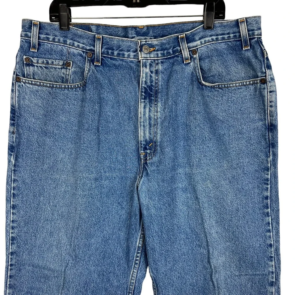 LEVIS MEN SIZE 40x30 (38x29 Actual) RELAXED STRAIGHT LEG MEDIUM‎ WASH JEANS